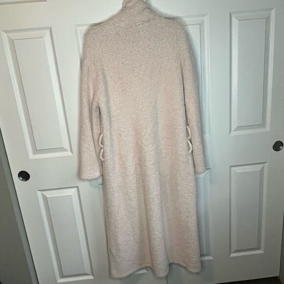 Barefoot Dreams Cozychic Plush Soft Robe with Pockets Size 2 - Measures as large - Picture 4 of 9